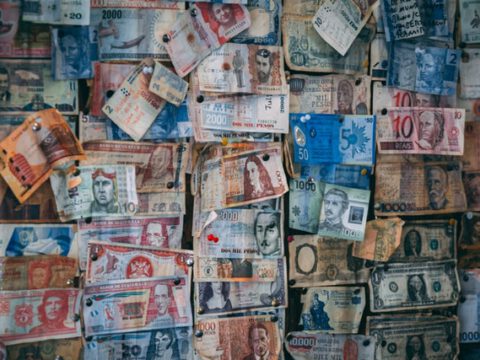 4 Profis, 4 Aktien-Tipps – so bereiten Sie sich auf den KI‑Crash vor