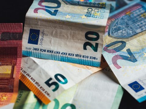 4 Profis, 4 Aktien-Tipps – so bereiten Sie sich auf den KI‑Crash vor