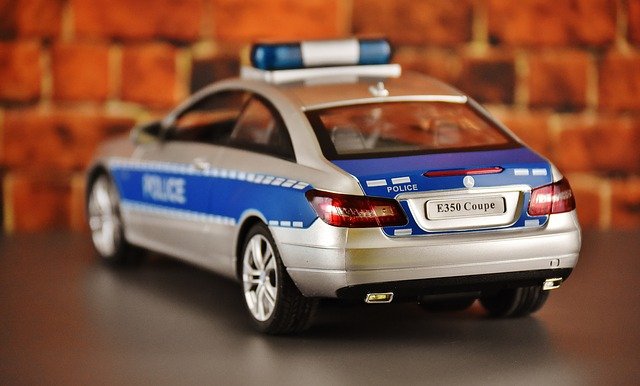 Explosion in einer Straßen-Unterführung – ein Toter, zwei Menschen in Lebensgefahr