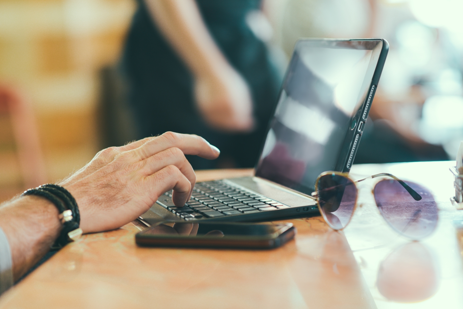 Neustart der Produktion – Chancen digitaler Umbrüche für Industrieexpert:innen