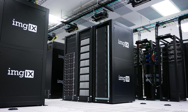 Neustart der Produktion – Chancen digitaler Umbrüche für Industrieexpert:innen Neustart der Produktion – Chancen digitaler Umbrüche für Industrieexpert:innen